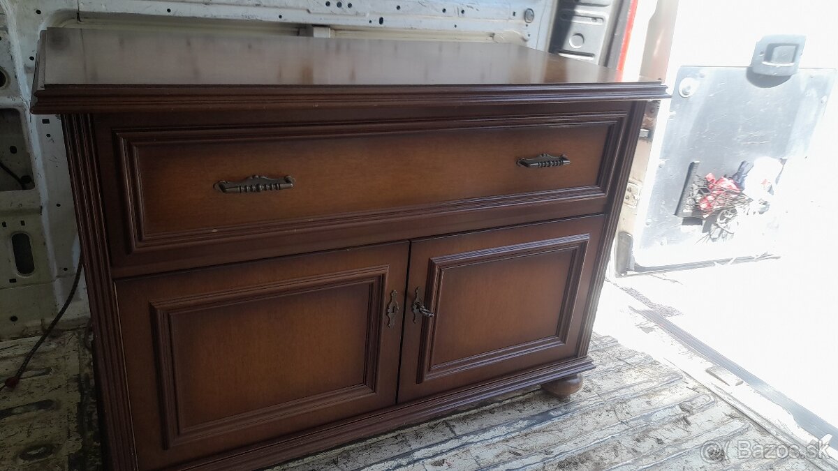 Komoda výsuvné šuflíky-80eur