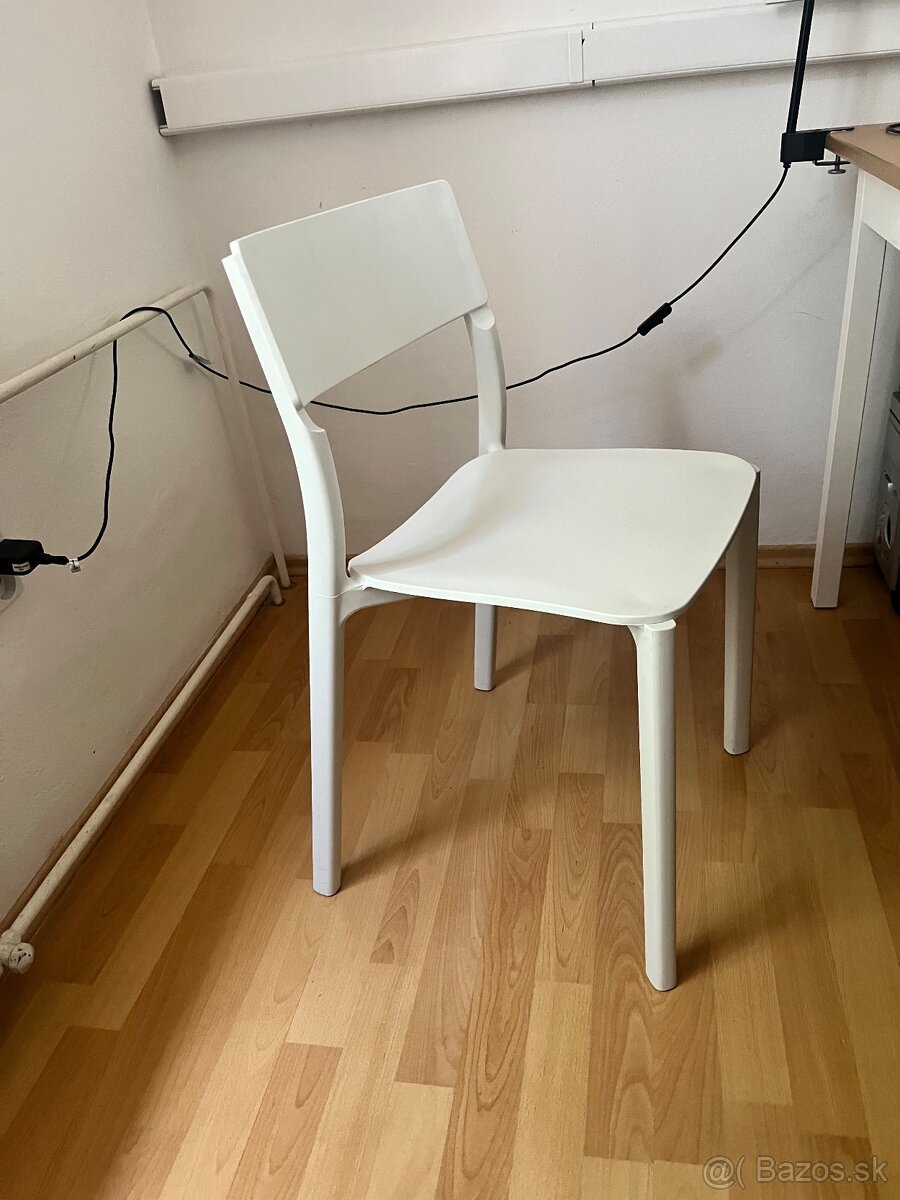 Stolička IKEA JANINGE, pevná, pohodlná, stohovateľn