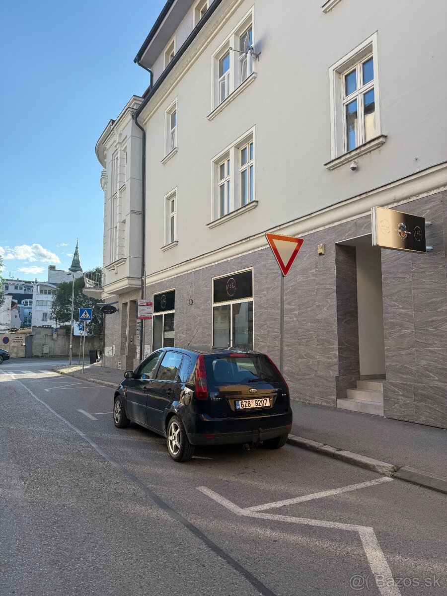 Prenajmeme obchodný priestor