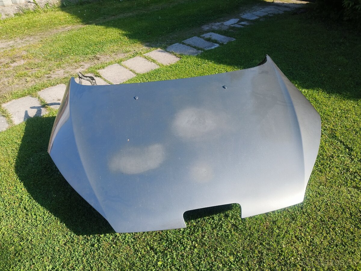 Peugeot 407 kapota