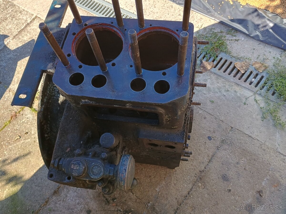 Zetor 25 blok motora