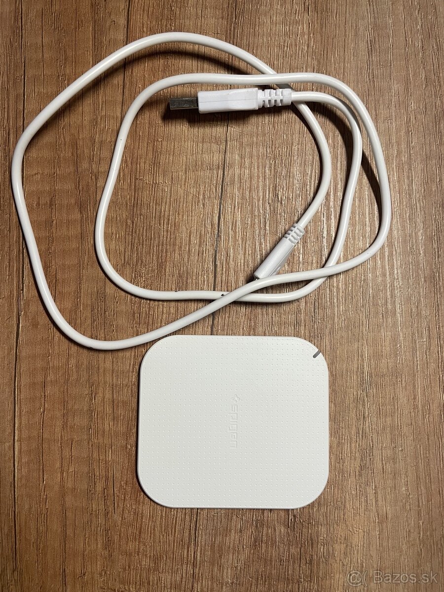 bezdrotova nabijacka spigen