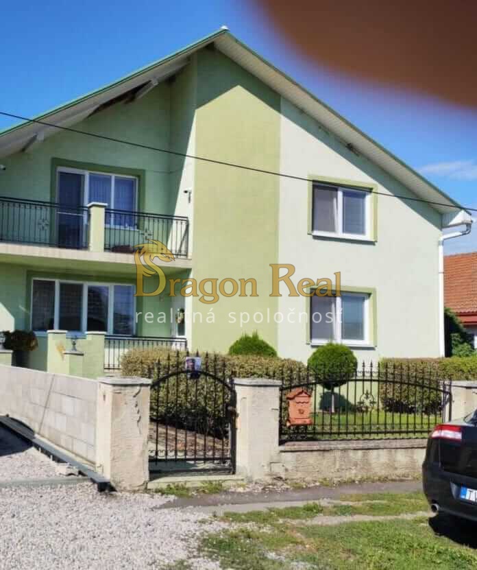 PREDAJ – Rodinný dom s autodielňou – okr.TREBIŠOV