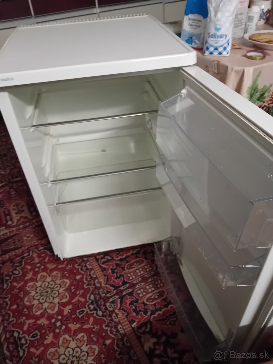 Predám  chladničku electrolux