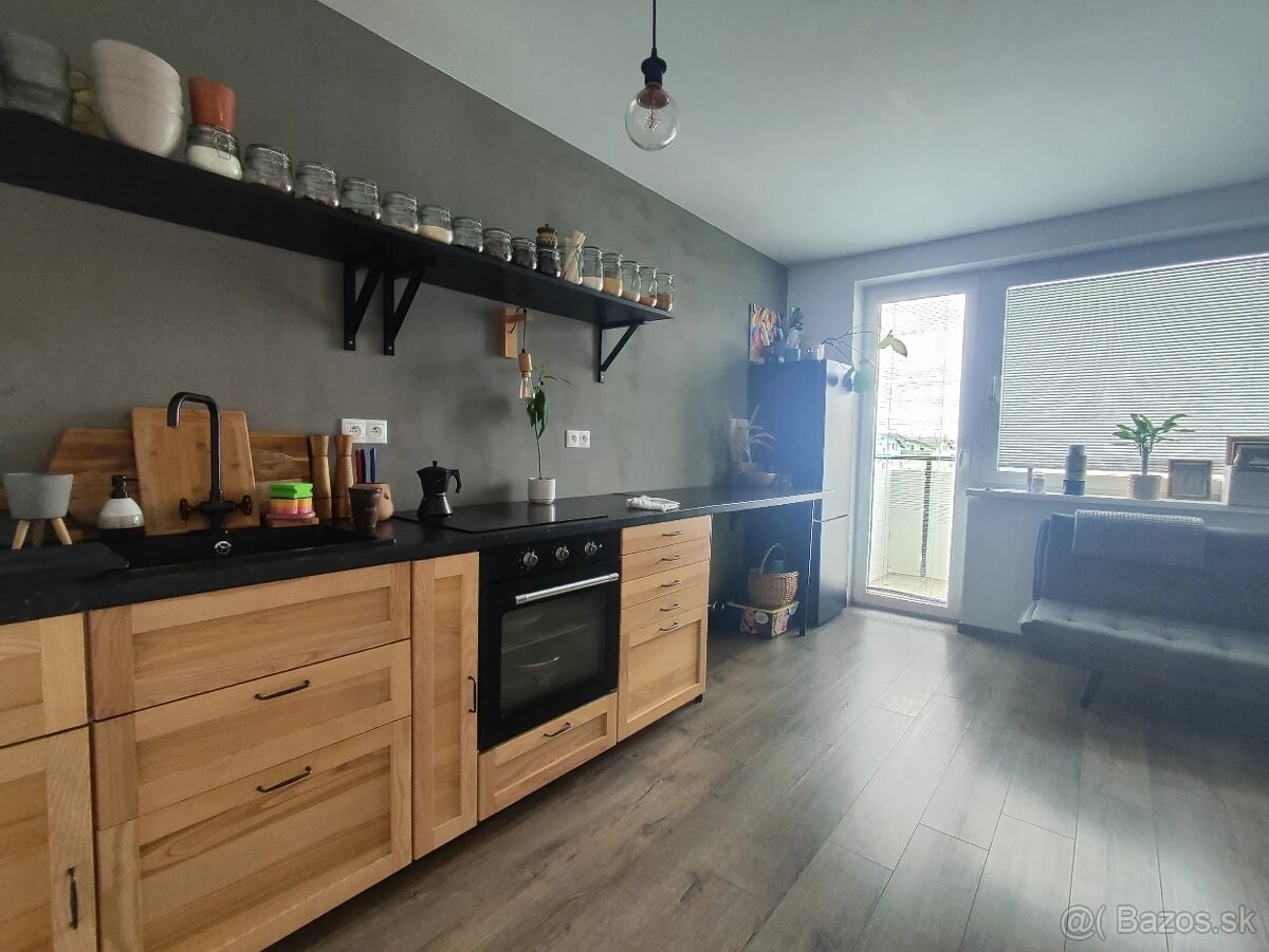 Realitný kancelária REALADR s.r.o.