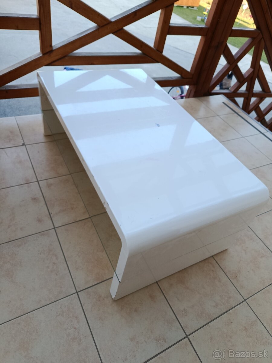 Konferenčný stolík