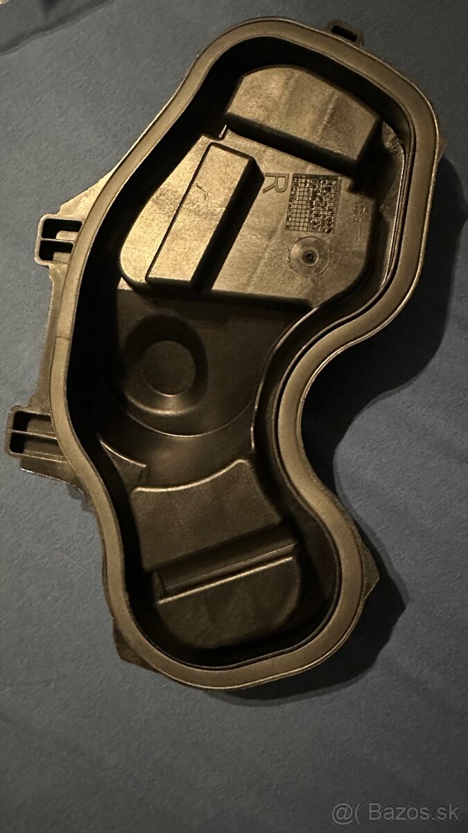 Bmw e87 kryt predneho praveho svetla