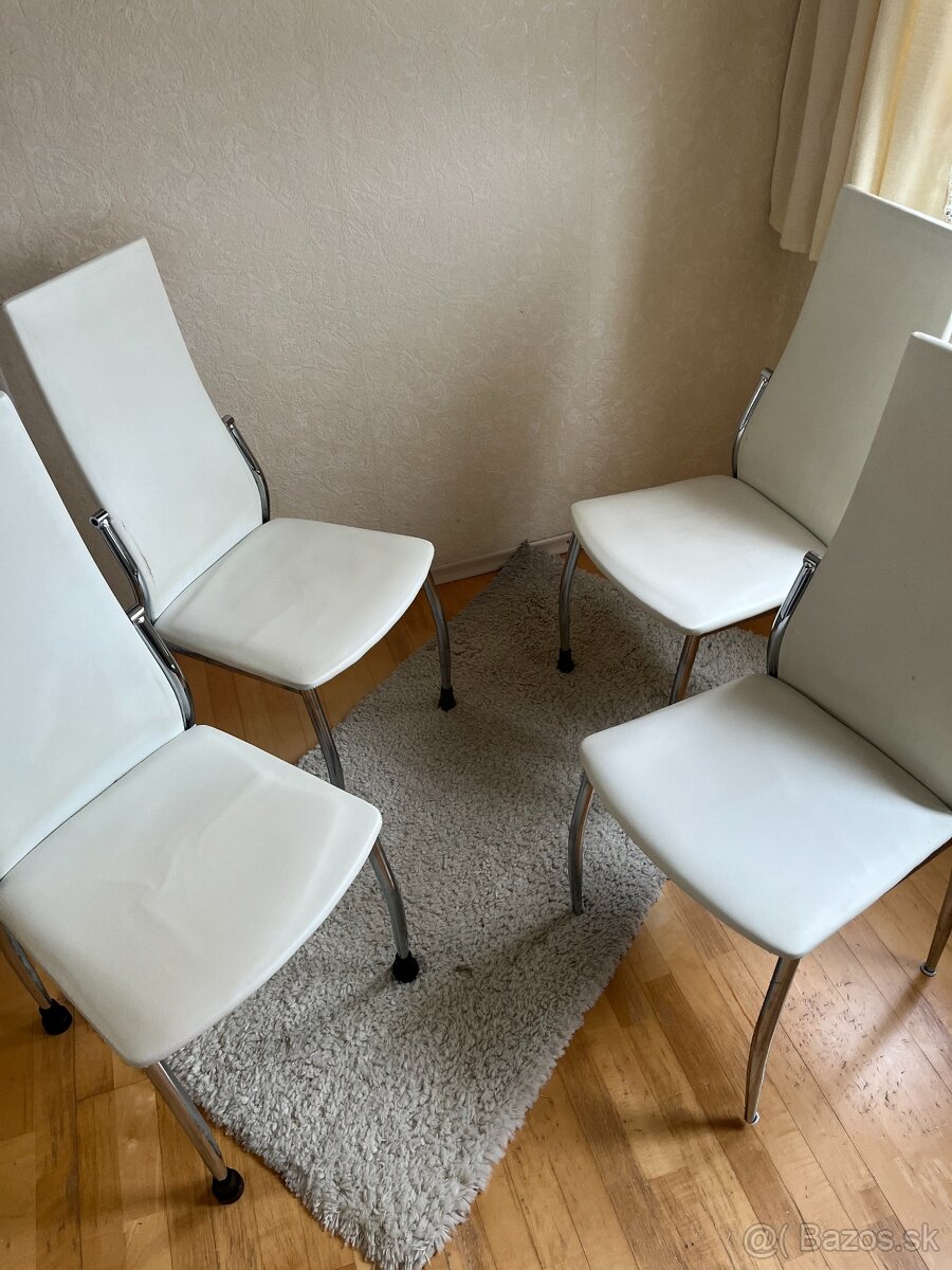 Predám kovové kuchynské stoličky