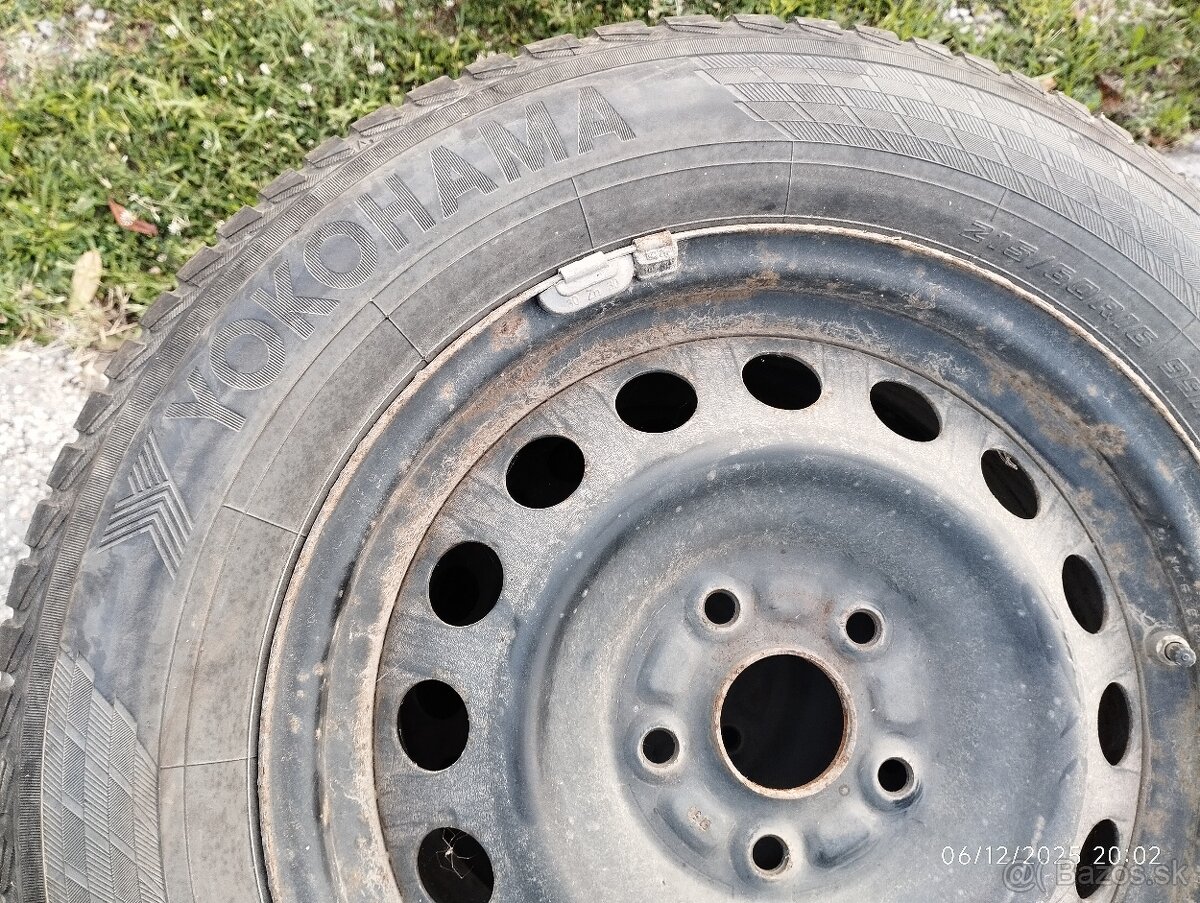 Zimné pneumatiky Yokohama 215/60 R16 99H - dezén 4 mm, disky