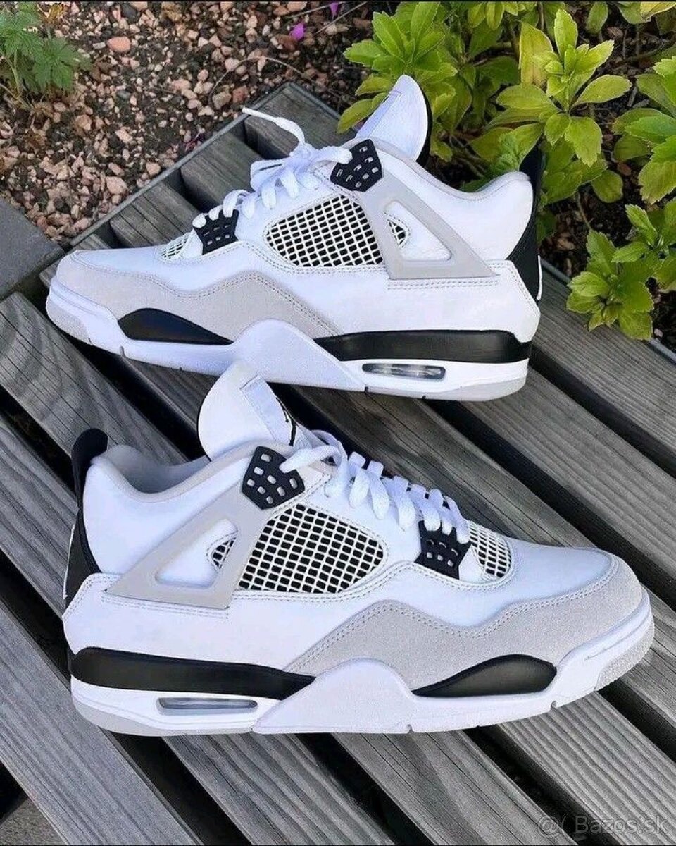 Predam tenisky Air Jordan 4 “Military Black”