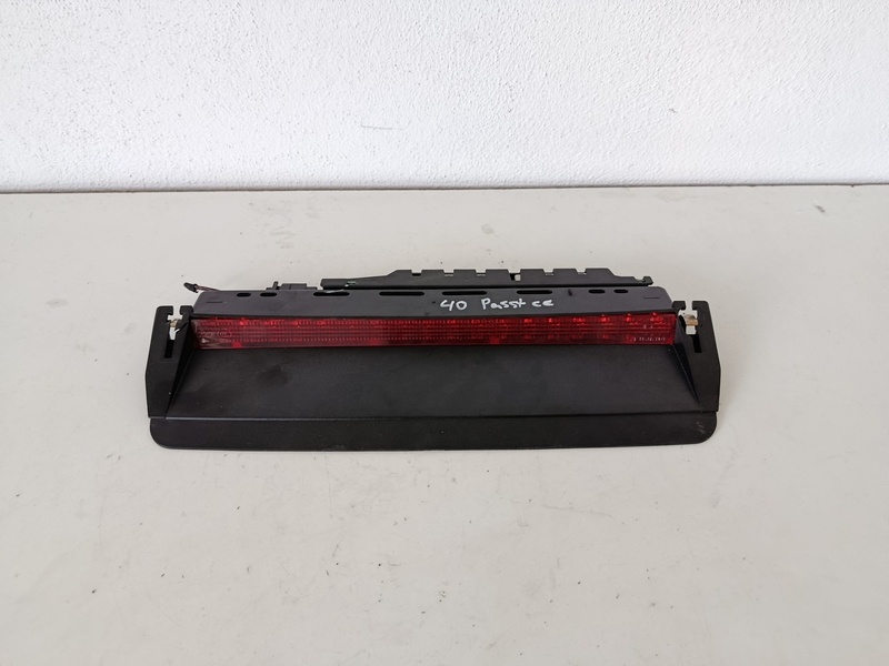 tretie brzdove svetlo passatCC 0l33c8945087b 40€