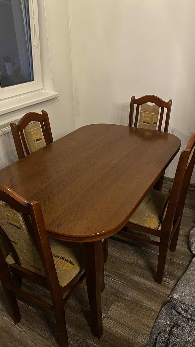Jedálensky stôl +stoličky