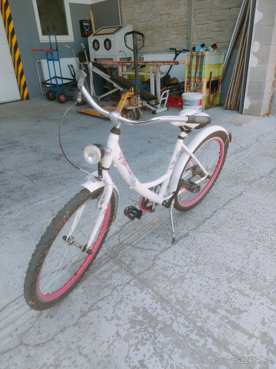 Dievčenský bicykel