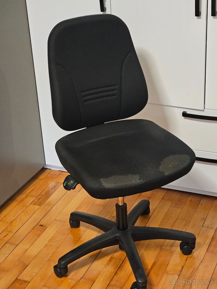 Kancelárska stolička