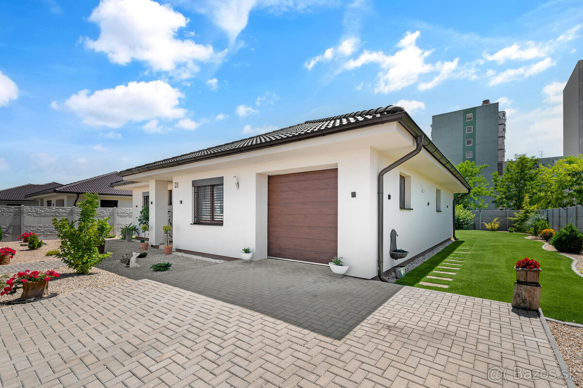 NA PREDAJ unikátny, samostatný 4-iz Rodinný dom priamo v DS