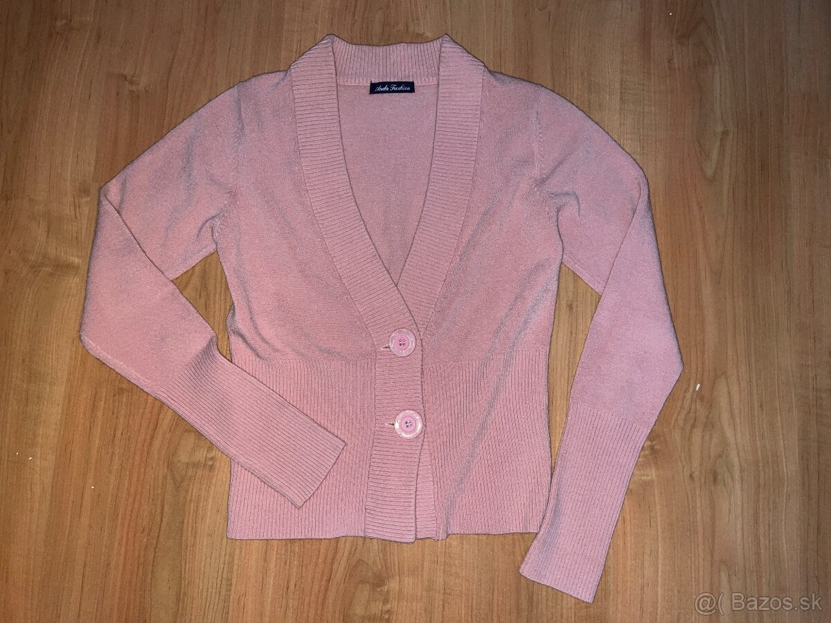 Nový kašmírový sveter