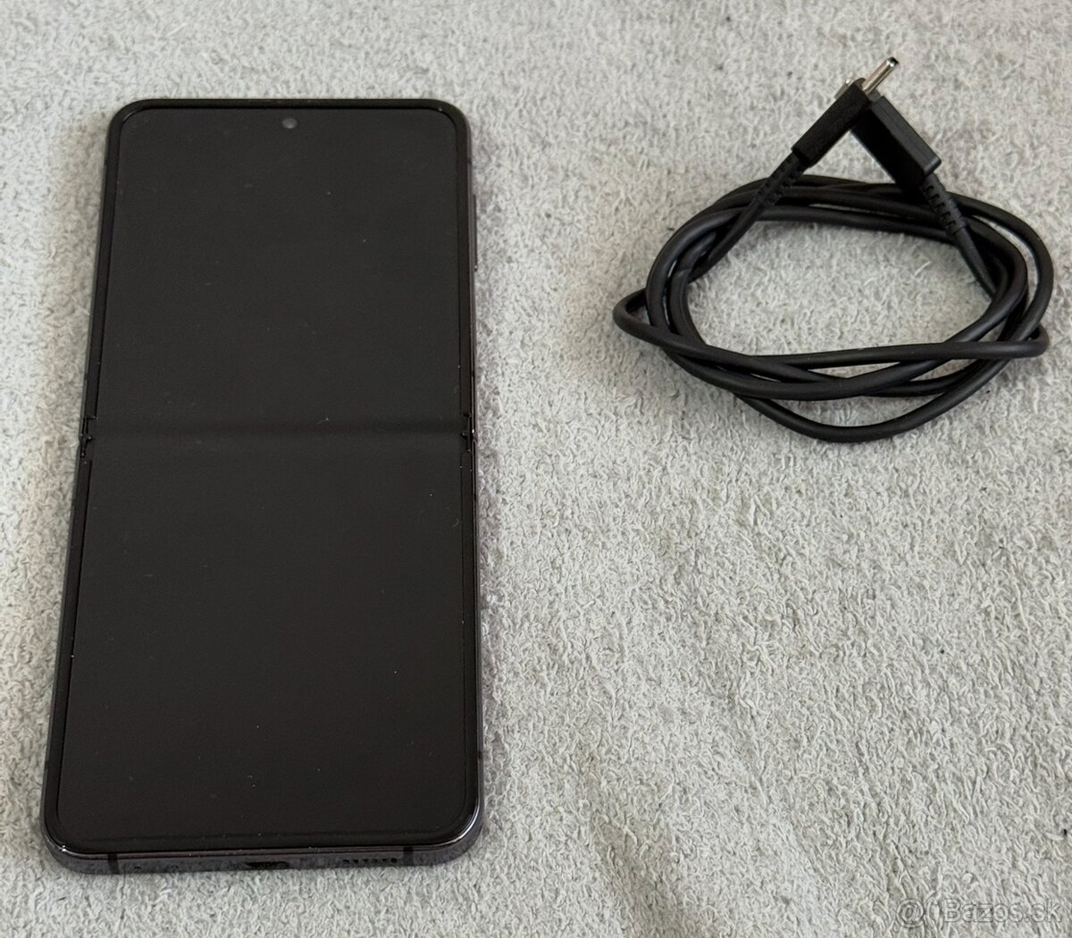Predám Samsung Galaxy Z Flip 4 8GB Rám 128GB Black Minimálne