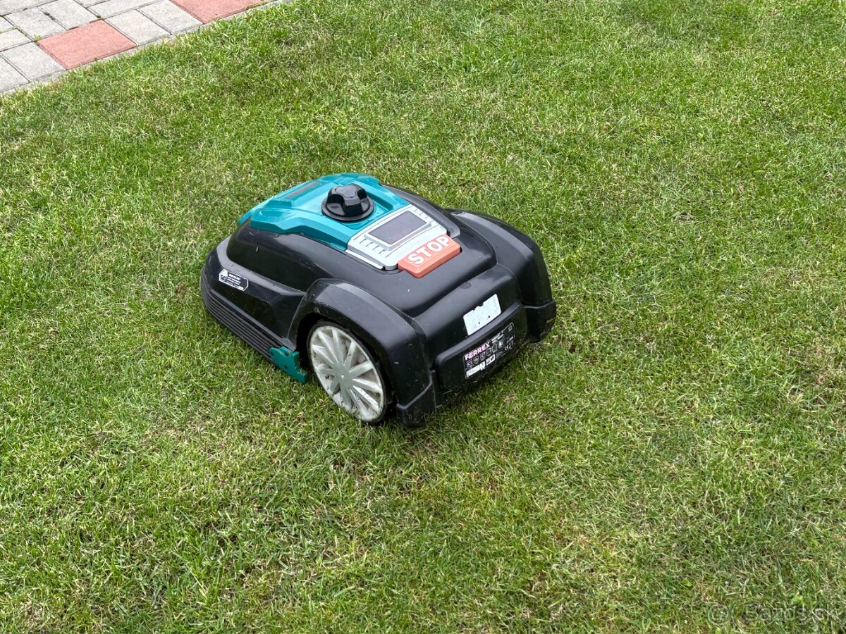 Roboticka kosacka R800