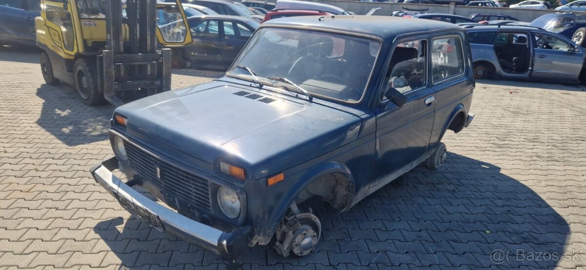 Lacno rozpredám Lada Niva na náhradné diely