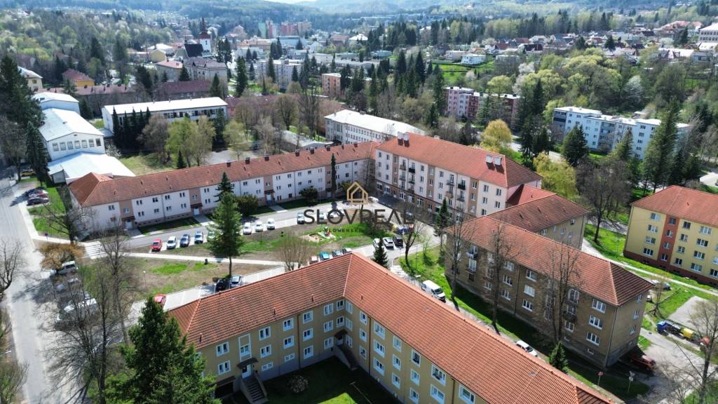 SLOVREAL - PREDAJ 2 IZBOVÝ BYT HANDLOVÁ