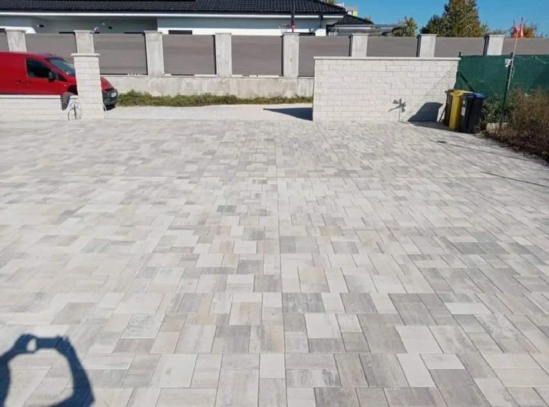 Pokládka zamkovej dlažby