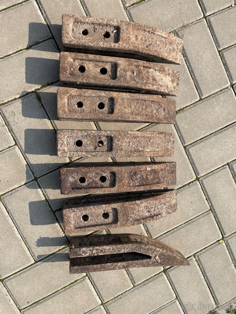 Zuby na lopatu