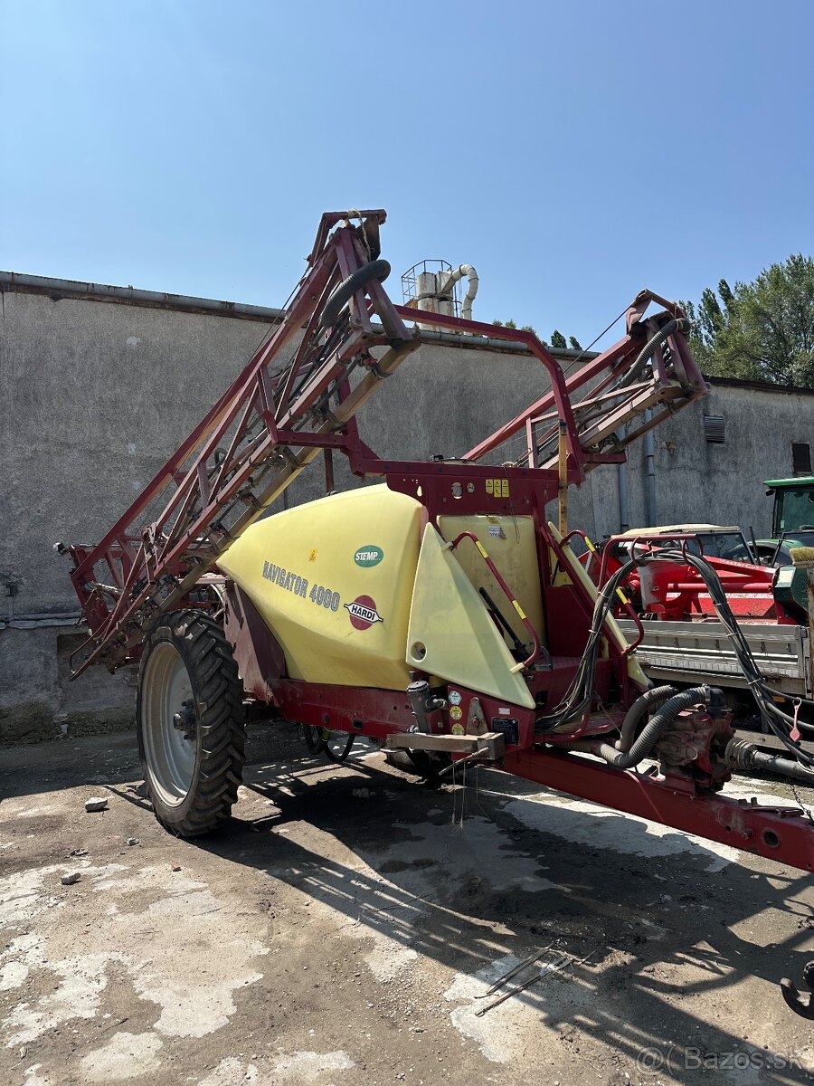 Predam postrekovac Hardi Navigator 4000