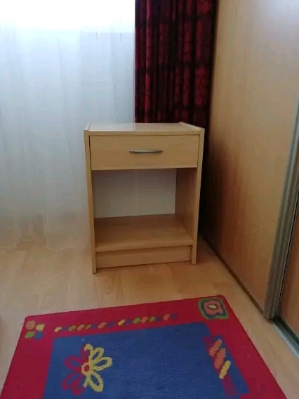 PREDÁM NOČNÝ STOLÍK