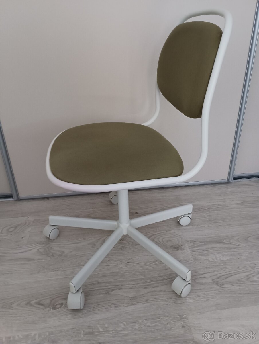 Stolička IKEA