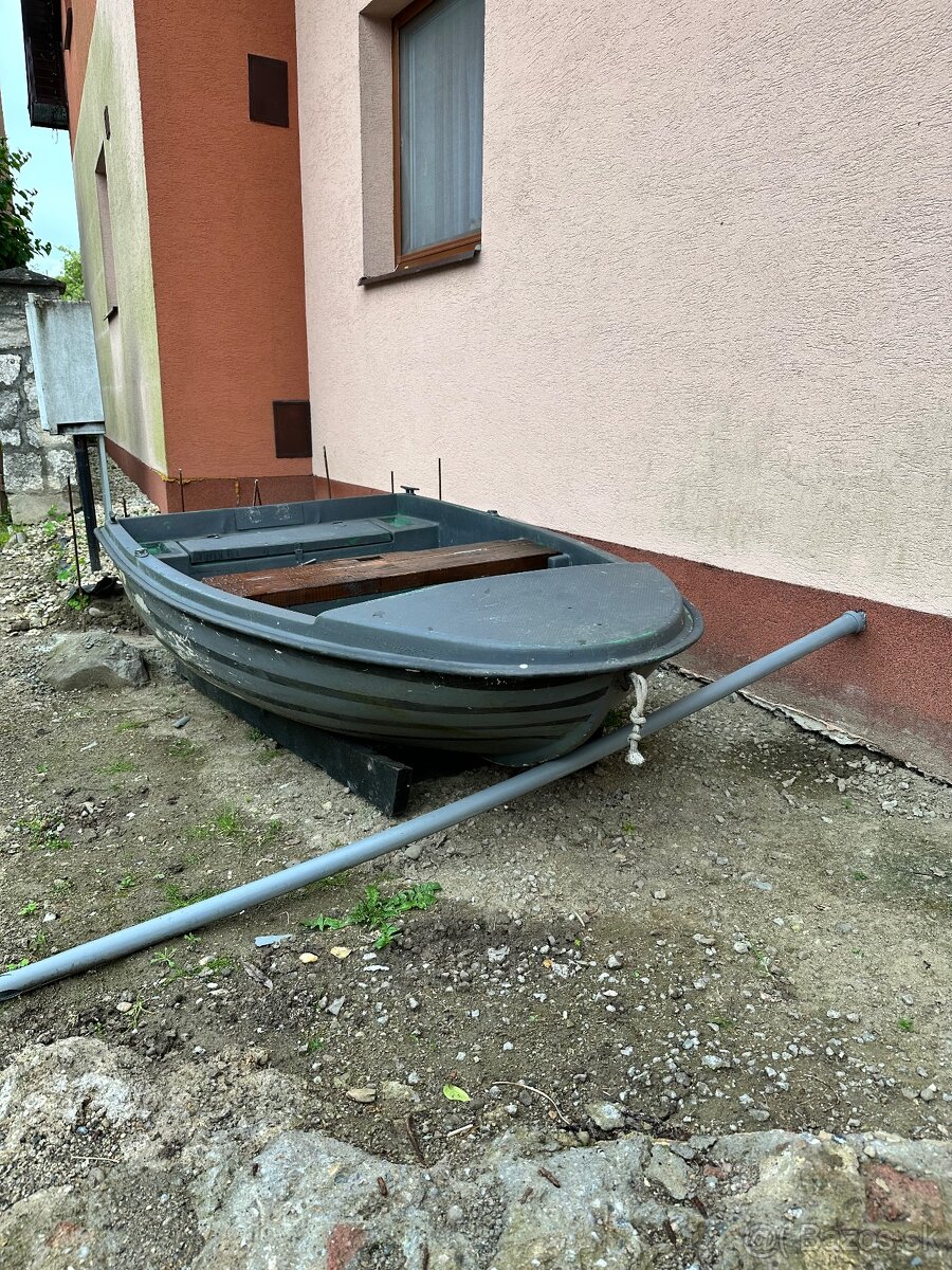 Laminátový čln