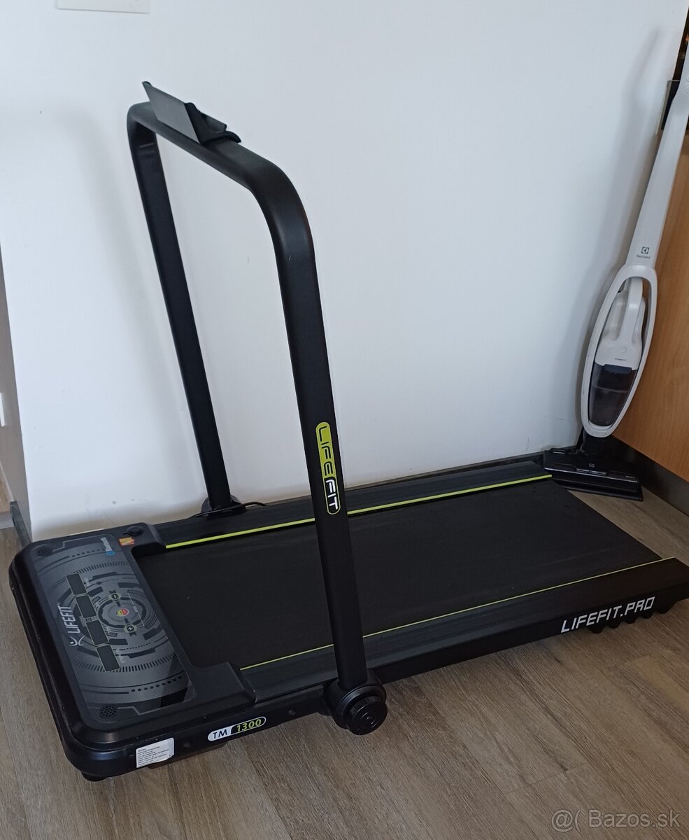 Bežecký pás LifeFit Pro TM1300