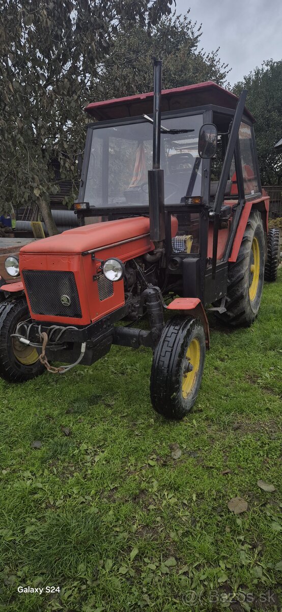 Traktor Zetor 6911