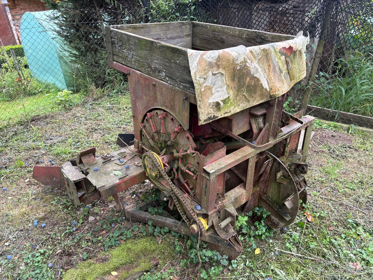 Sadzač zemiakov dvojriadkový