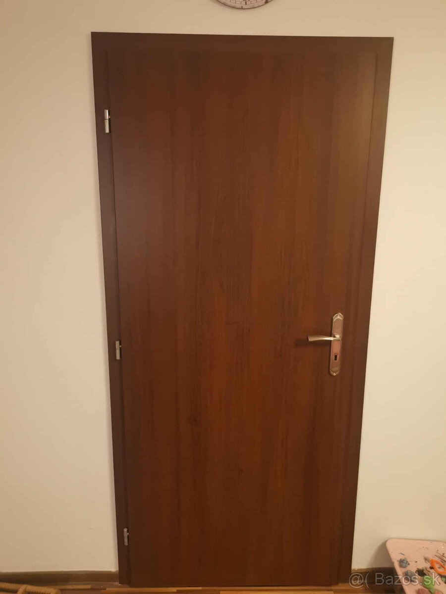 Interiérové rámové dvere so zárubňou a kľúčkou 4ks