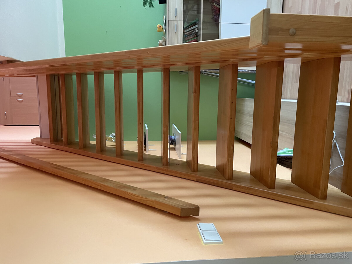 Zariadený 2-izbový byt s balkónom, klimatiz. a pivnicou