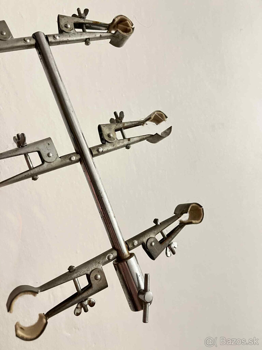 laboratórny držiak na 6 pipeta alebo ekvivalent