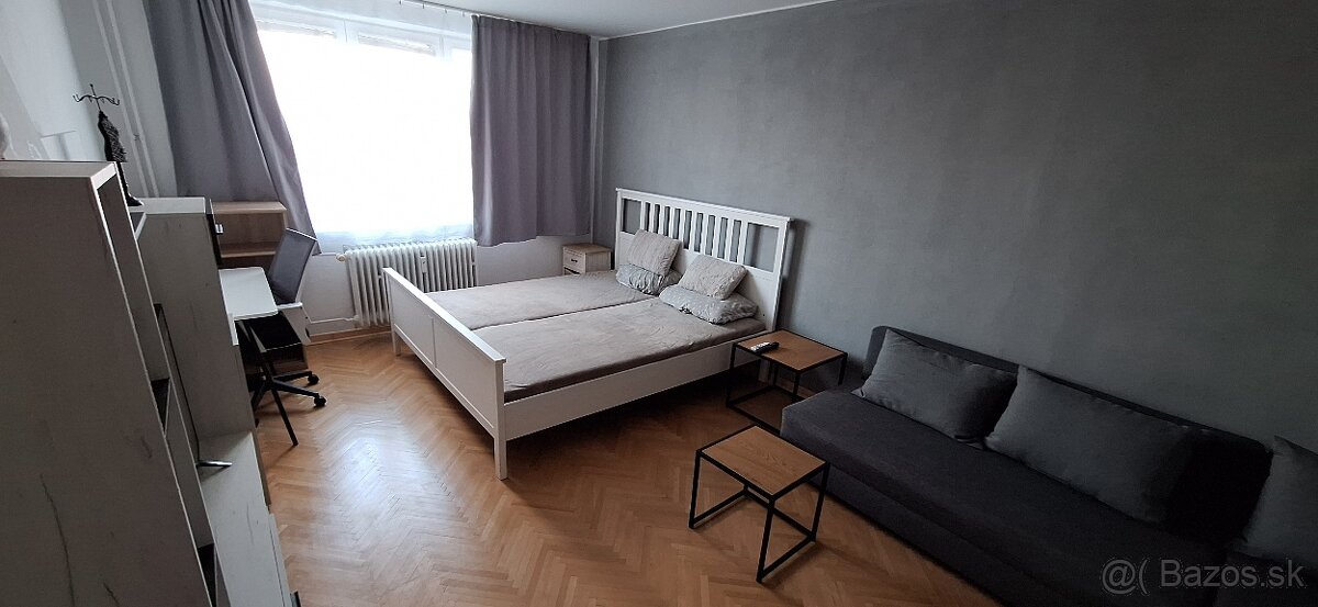 Na prenájom 1 izbový byt na západe
