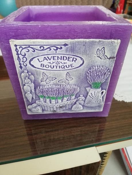 Levanduľový svietnik