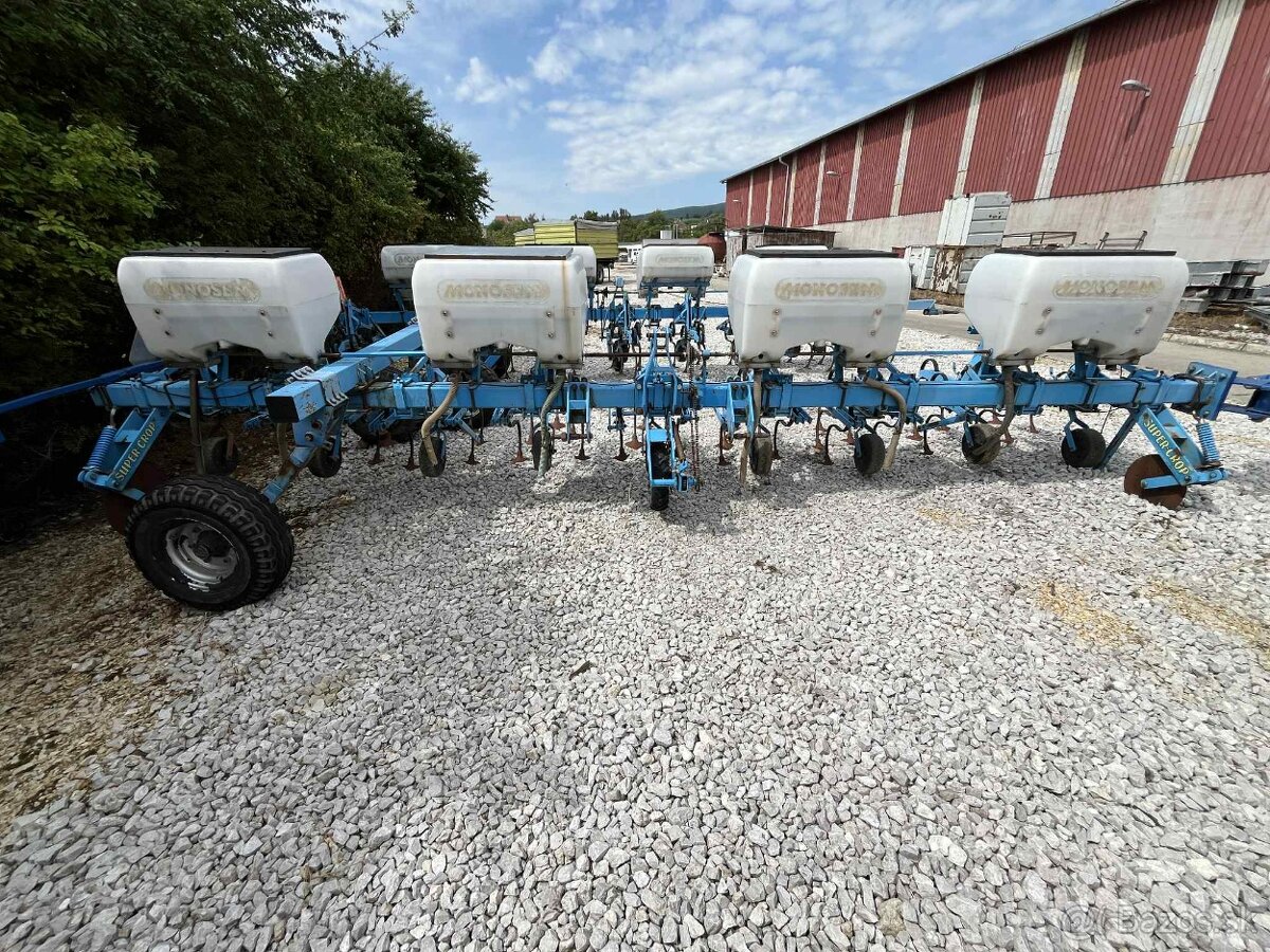 Plečka monosem s prihnojovaním