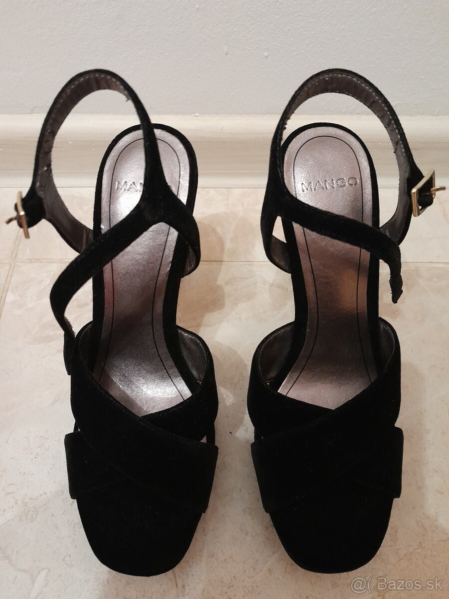 Elegantné čierne sandále