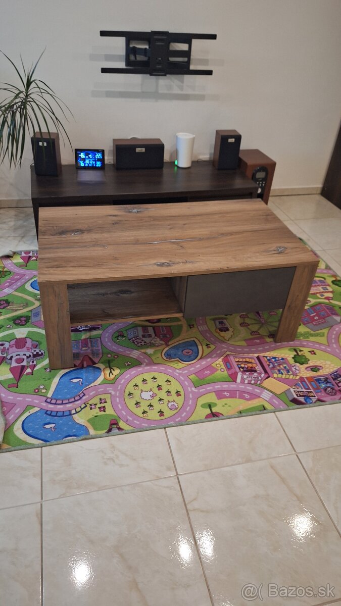 Konferenčný stolík