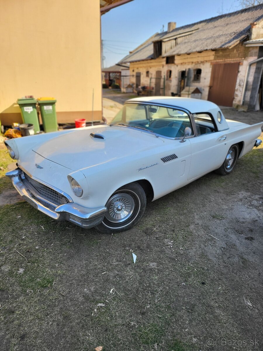Ford Thanderbird