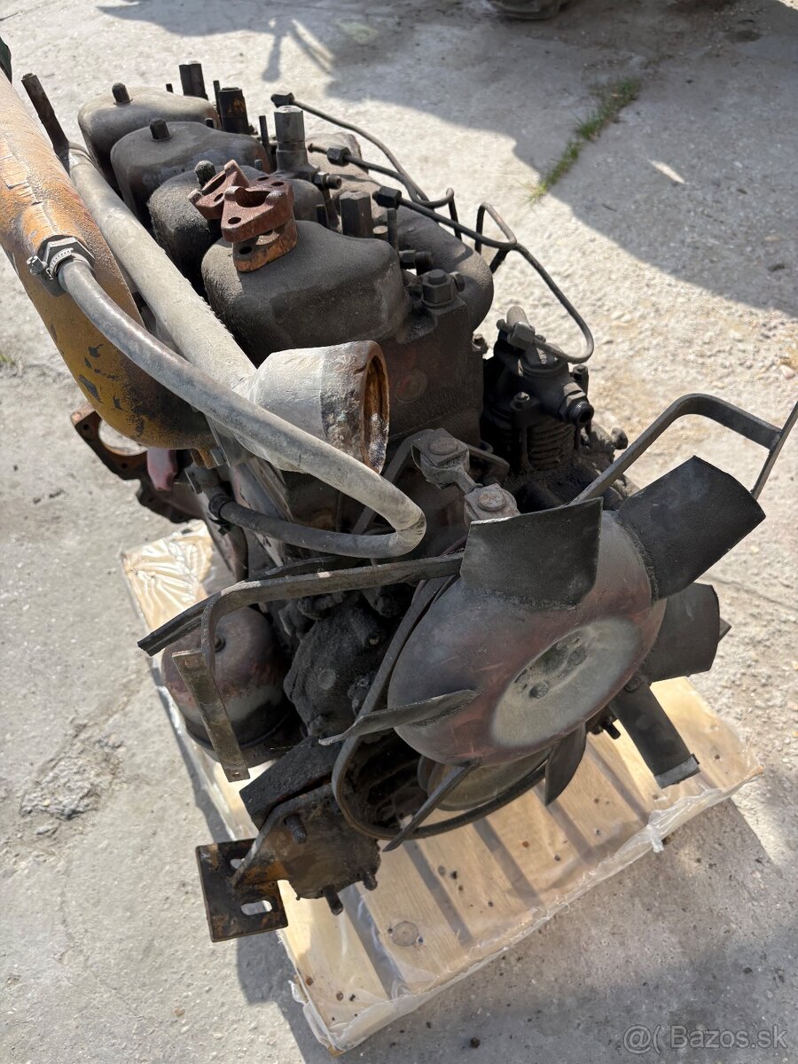 Predam motor Zetor 6001