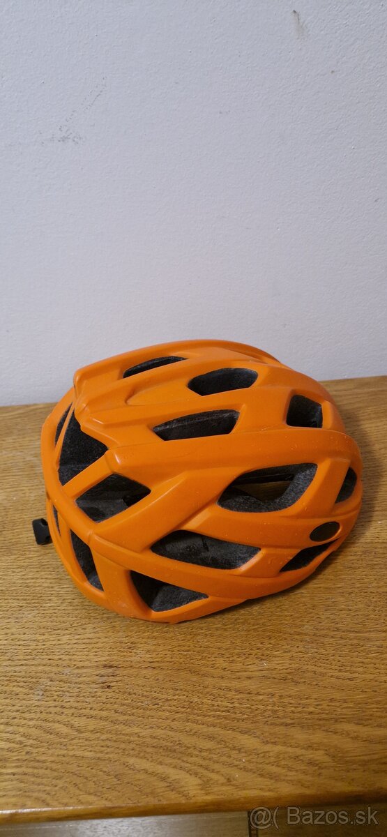 Cyklisticka prilba velkost L
