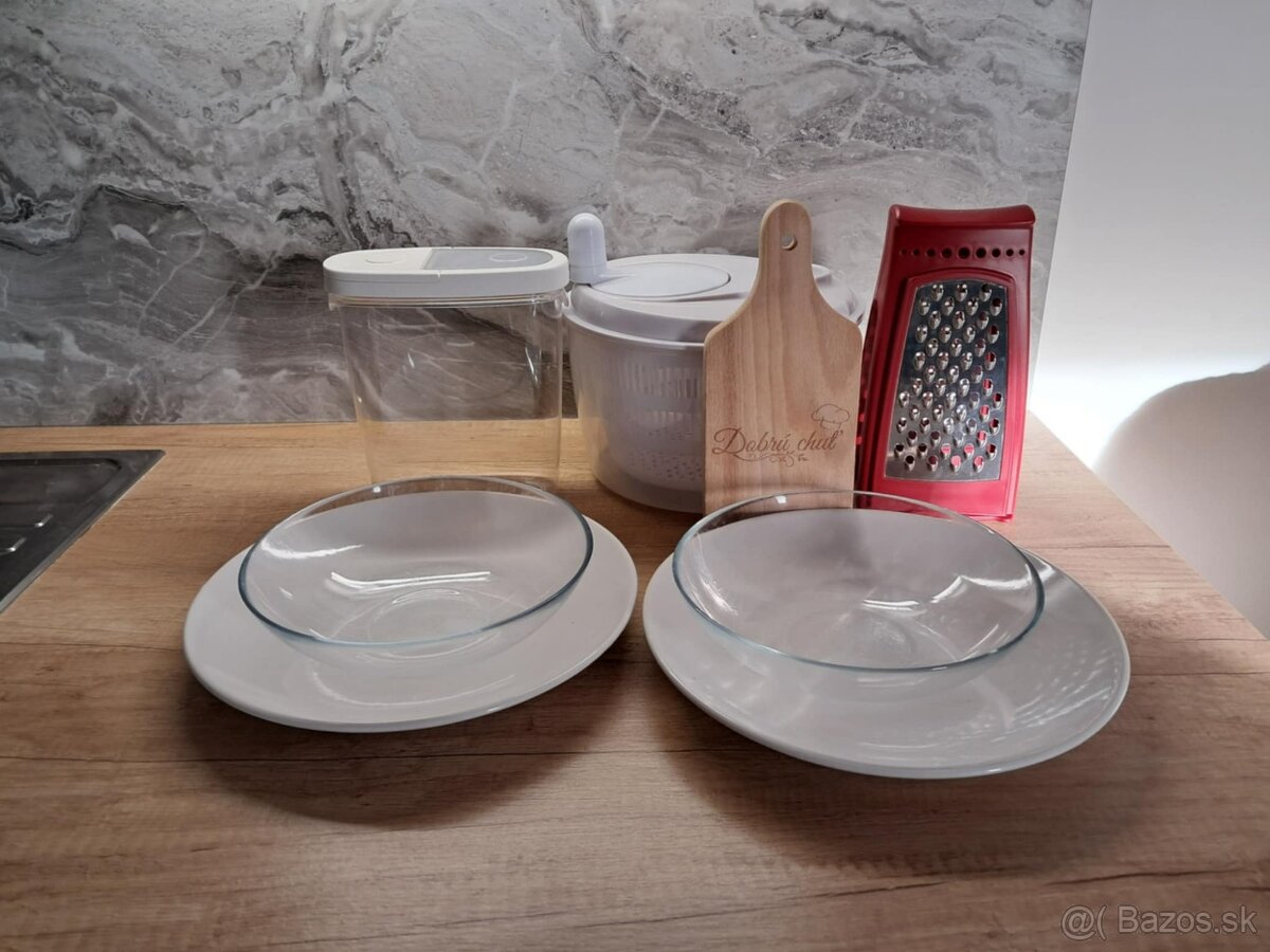 Mix do kuchyne. Vsetko spolu 8 ks – 15 eur. Zilina