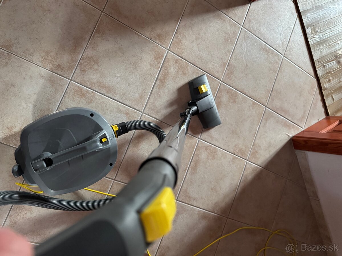 Karcher vysávač c/1