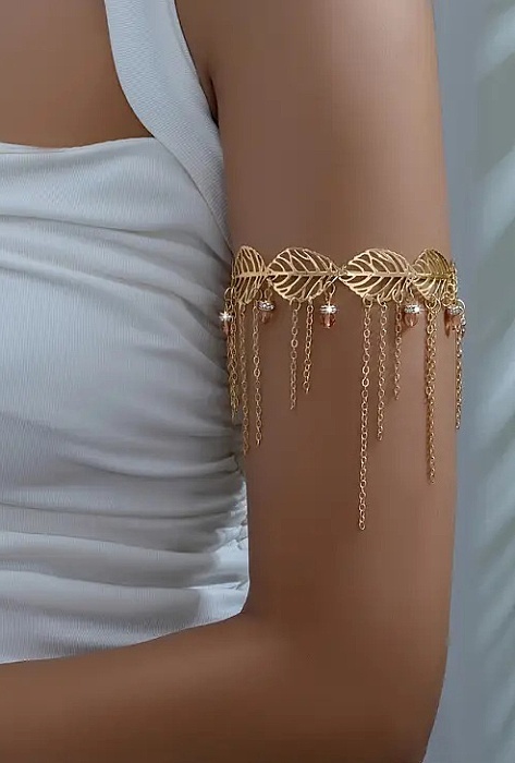 elegantný náramok na rameno