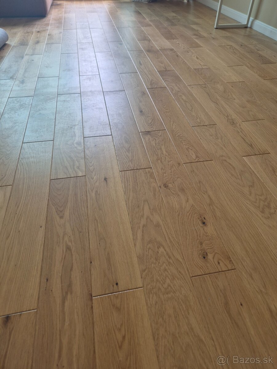 Drevená Dubová podlaha cca 65m² - 10€/1m².