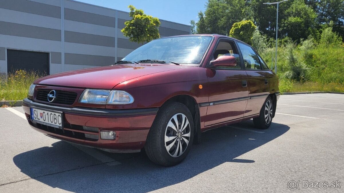 Predám Opel Astra 1.6 Benzín