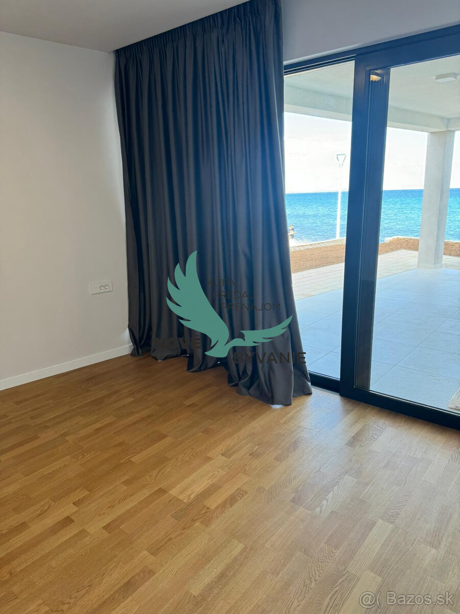 Na predaj novostavba apartmánu v prvej rade od mora v Chorvá